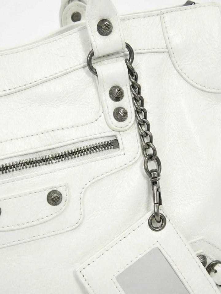 Carmela- Stylish Handbag with Spacious Interior & Minimalist Design