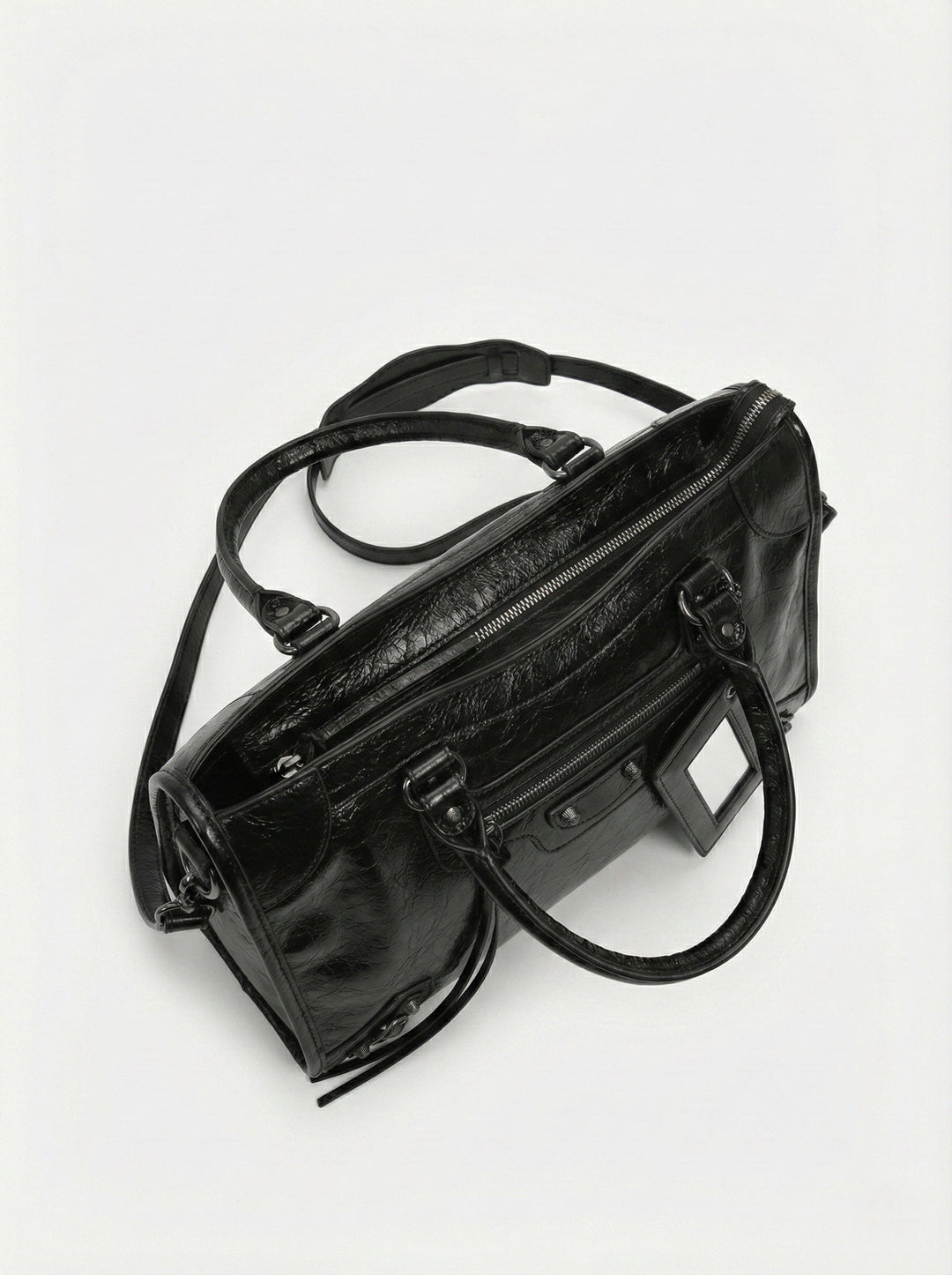 Carmela- Stylish Handbag with Spacious Interior & Minimalist Design